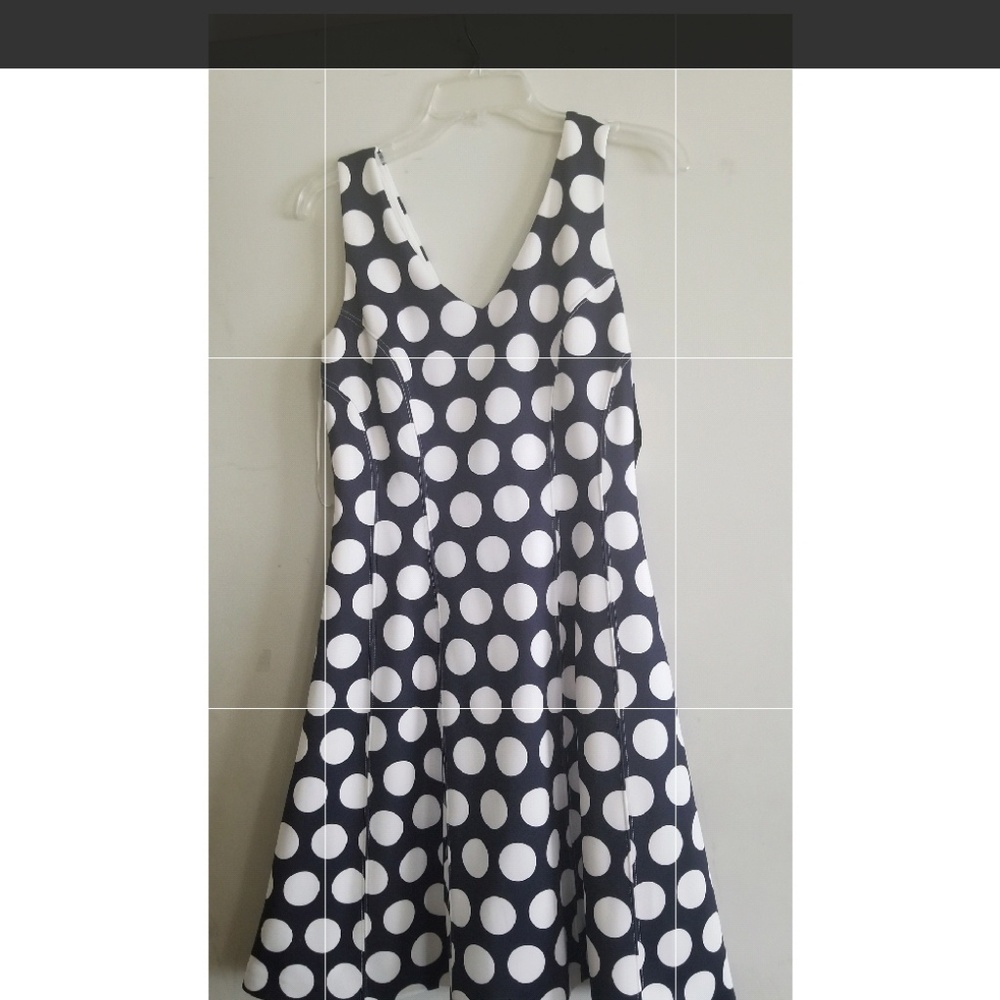 Dress - Picture 2 of 8
